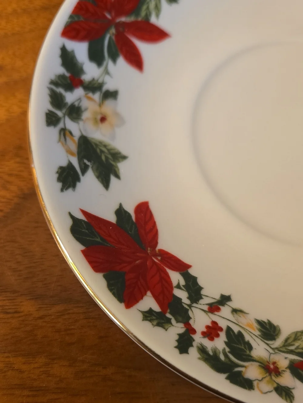 **4** GIBSON CHINA-HOLIDAY POINTSETTA/HOLLY 6